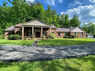 135 S Fidler Ct, Pikeville, KY 41501