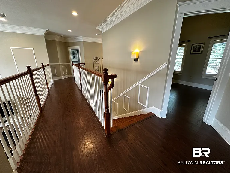 814 Darrah St — Photo 17