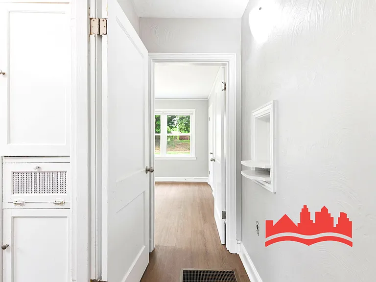 755 E McKellar Ave — Photo 23