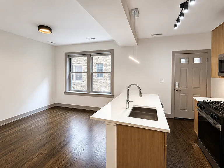 1904 W Pratt Blvd #3B — Photo 3