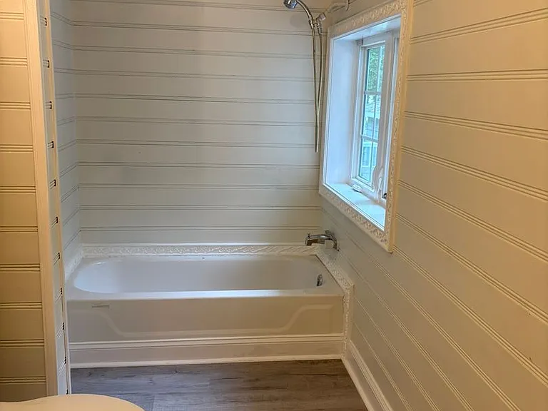 211 E Edinborough Ave — Photo 10