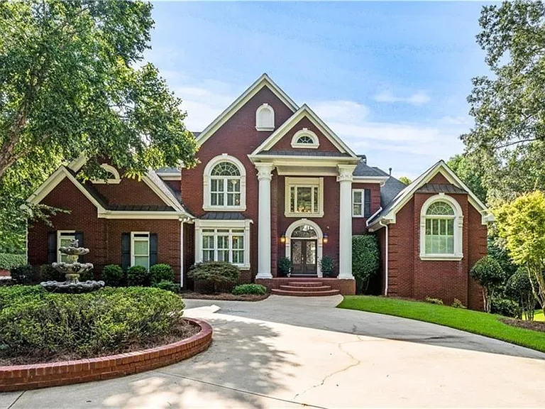 124 Darwish Dr — Photo 1