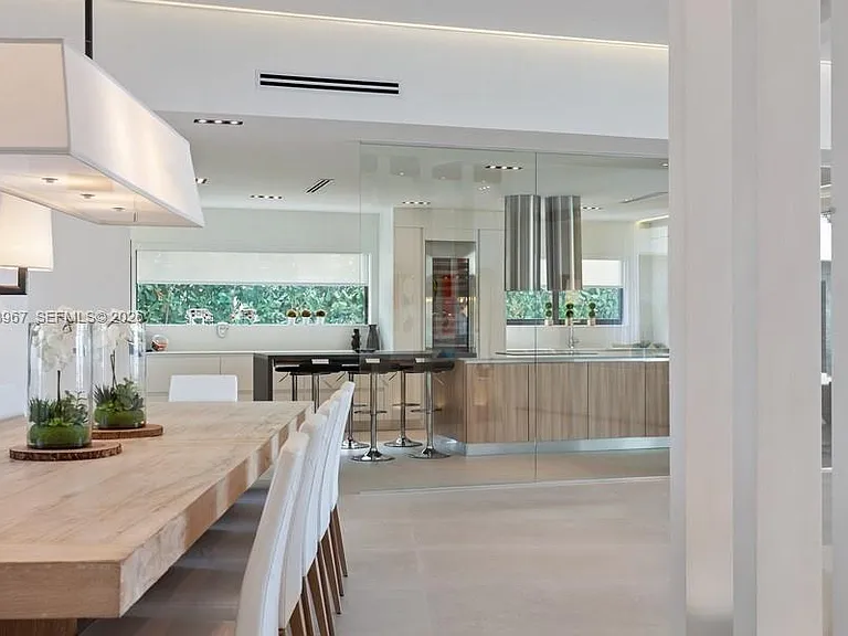 7972 Biscayne Point Cir — Photo 10