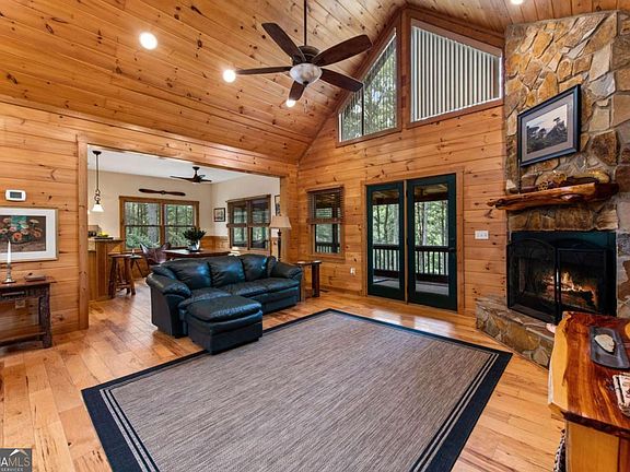 5th image of 129 Wren Ct #15-16