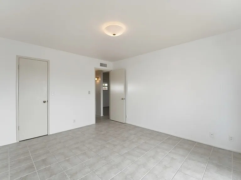 1107 N July Cir — Photo 14