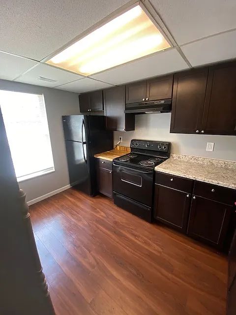 3 bed, 1.5 bath, 1053 sqft, $1,200 — Photo 4