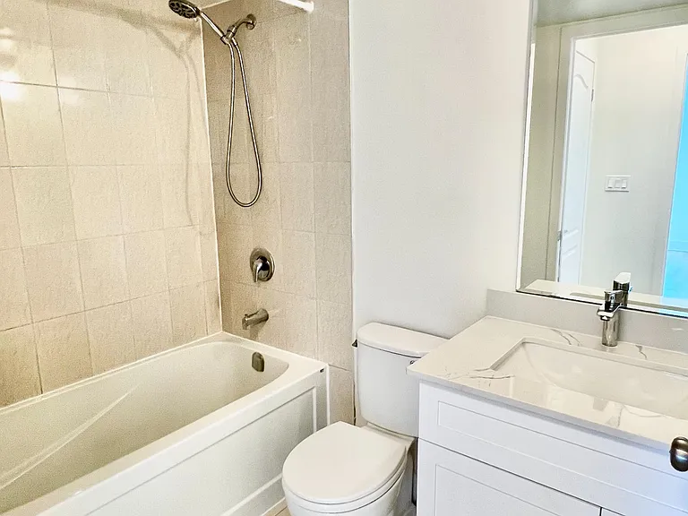 38 Lee Centre Dr #1907 — Photo 13