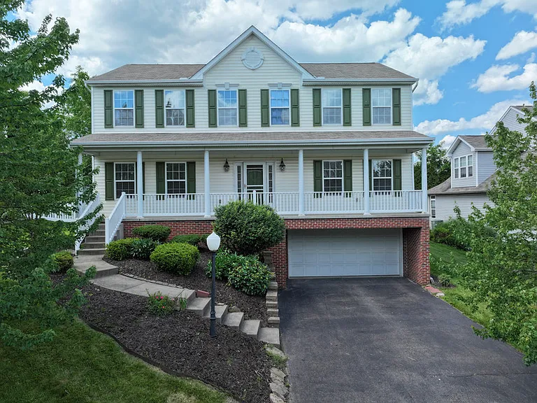 1909 Colonial Dr — Photo 1