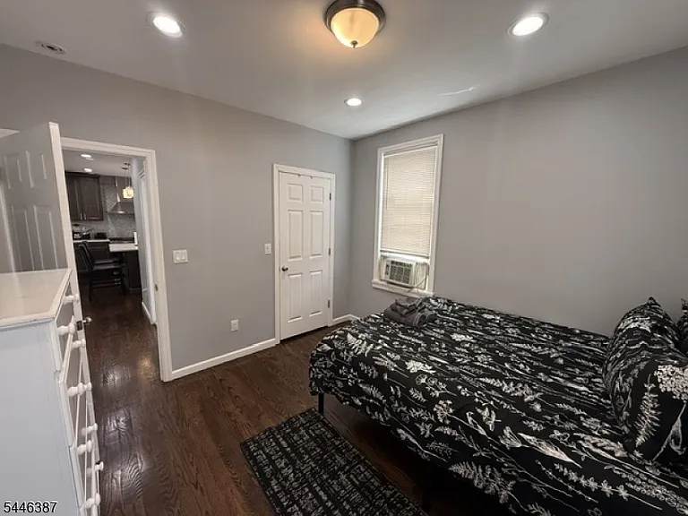 208 Laurel Ave — Photo 13