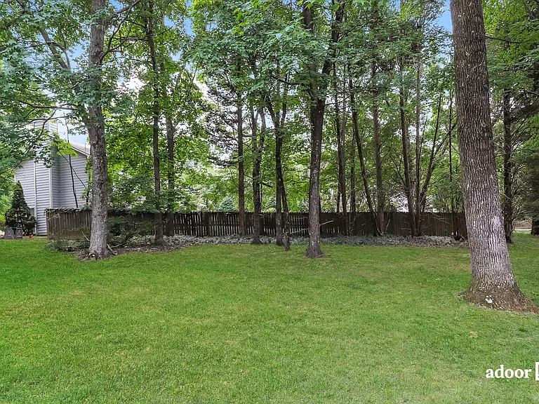 6321 Cardinal Wood Dr — Photo 14