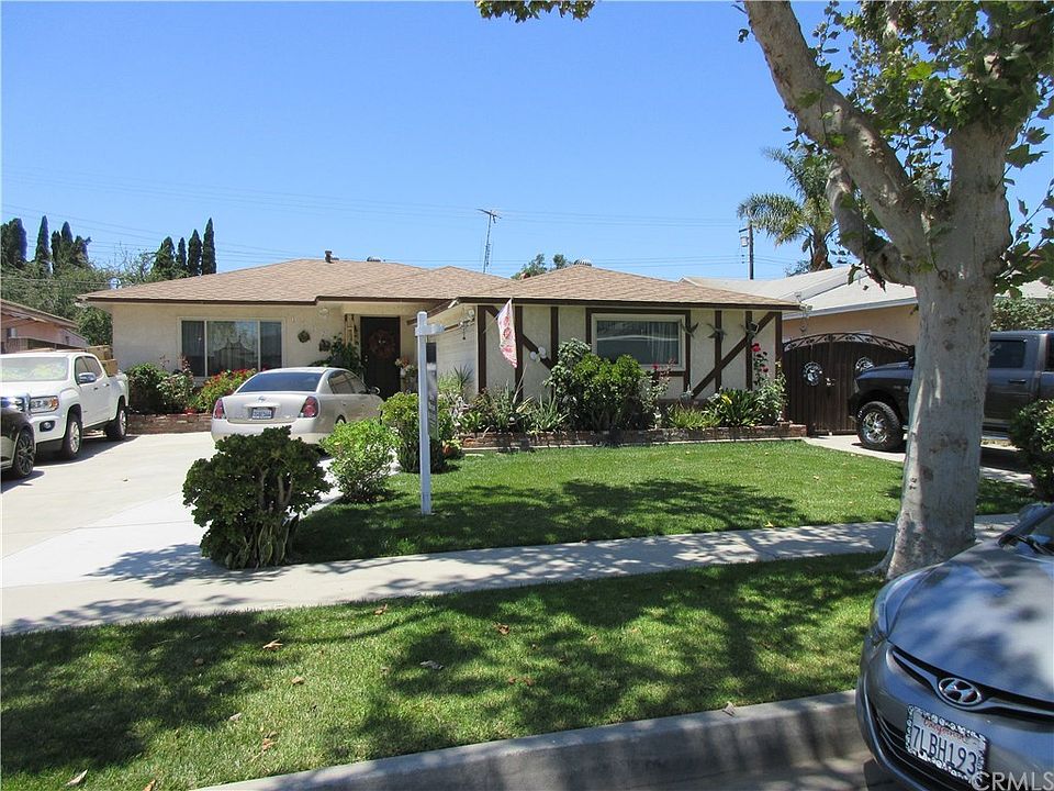 2nd image of 15323 Domart Ave