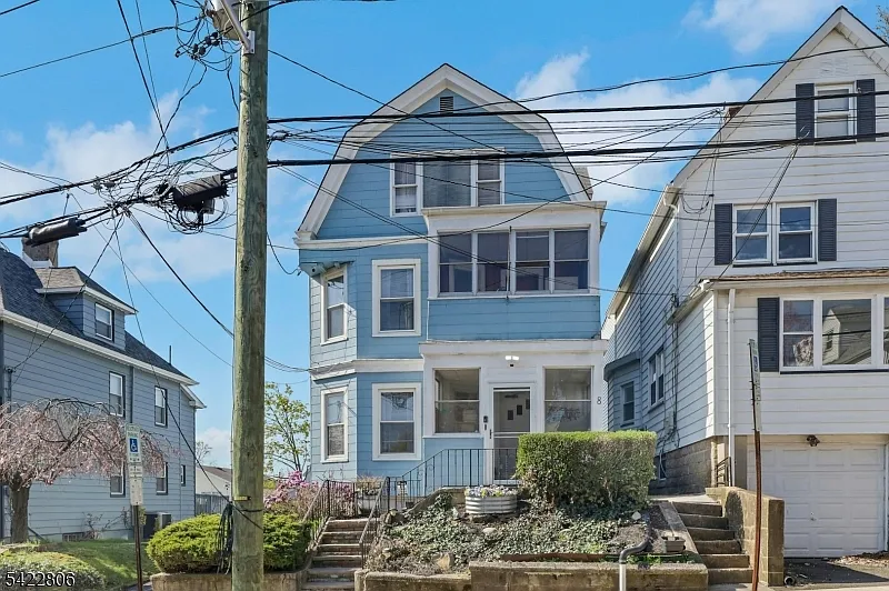 8 Elm St photo 1