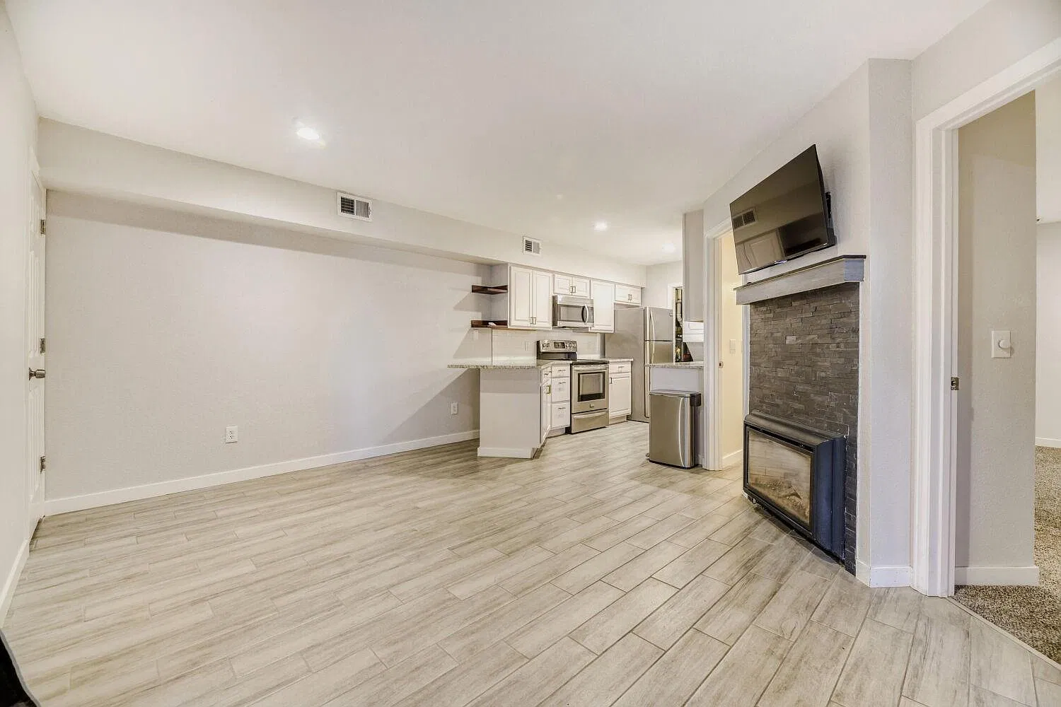 Charming Updated 2-Bed 1-Bath Condo — Photo 4