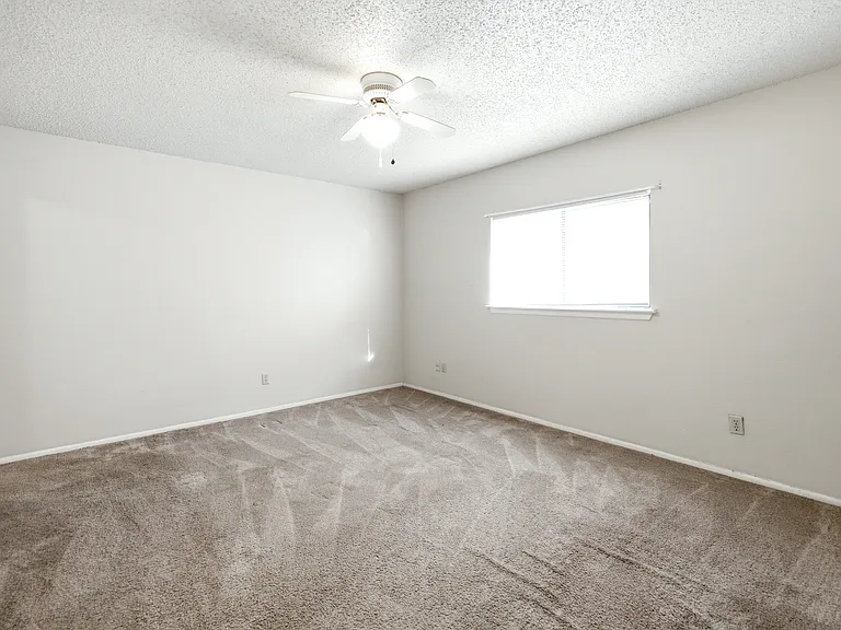 6826 Celes Meadow Dr — Photo 13