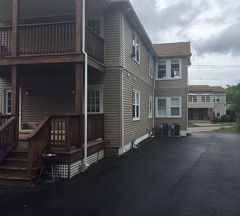 5th image of 48 Lexington St