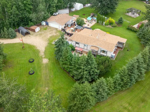 1001 45th St, Castor, AB T0C 0X0