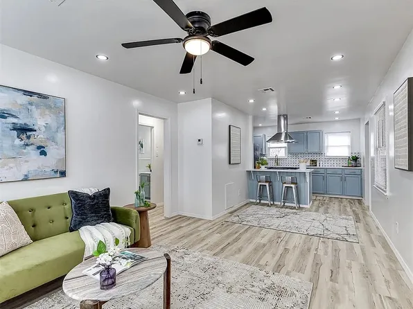 1208 Jet Dr, Midwest City, OK 73110