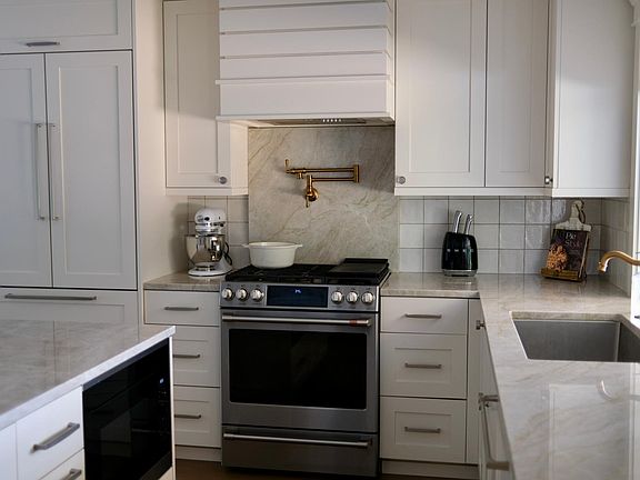 4th image of 4119 Burnham Dr