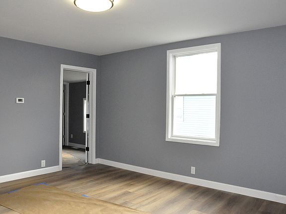 3rd image of 1922 La Salle St
