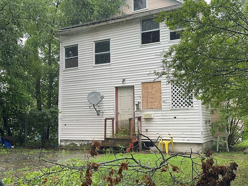 2nd image of 117 Walnut St