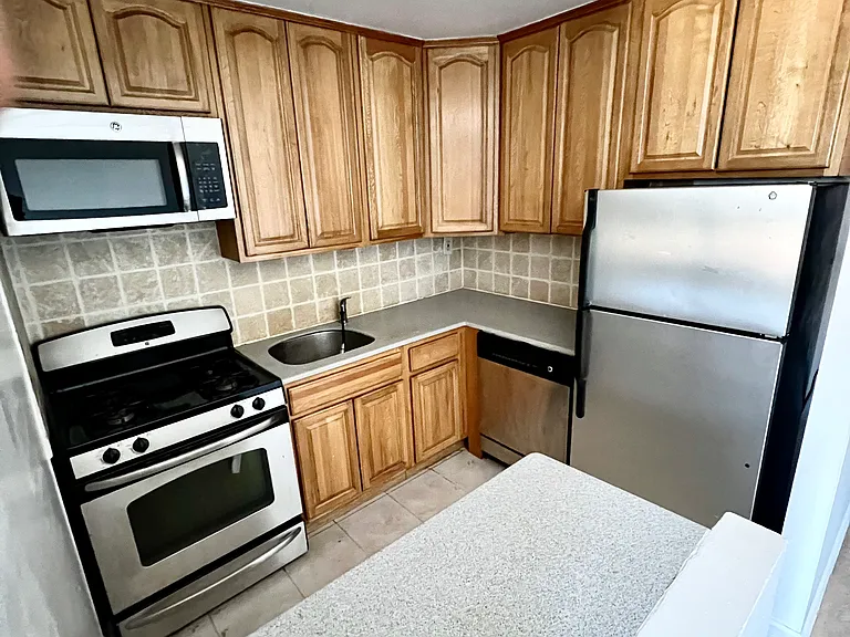 44-30 Douglaston Pkwy #6C — Photo 14