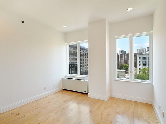 3rd image of 187 Bridge St #8C
