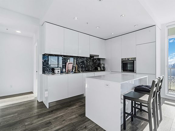 5th image of 4650 Brentwood Blvd #4805