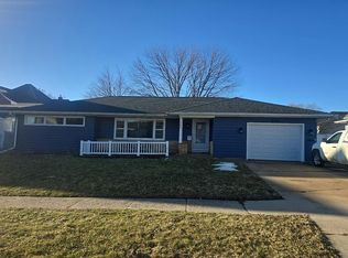 706 I Ave, Grundy Center, IA 50638