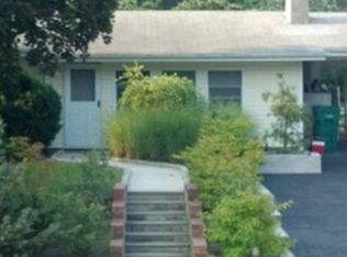 52 North Rd, Hampton Bays, NY 11946