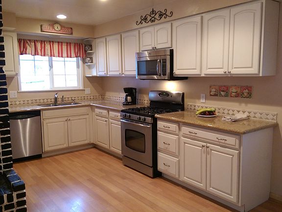 2nd image of 1476 Glenwood Way