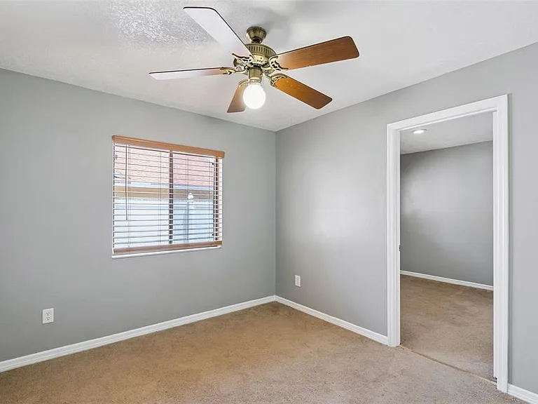 1431 Sackett Cir — Photo 11