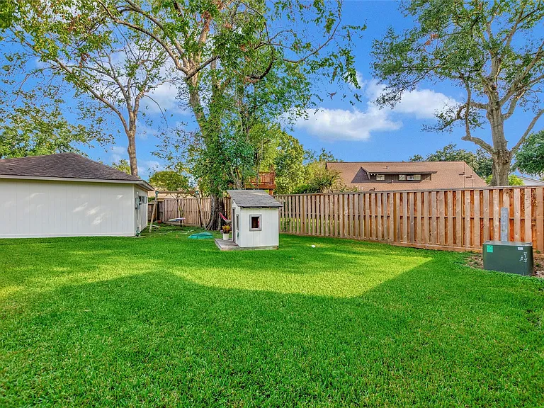18623 Prince William Ln — Photo 41