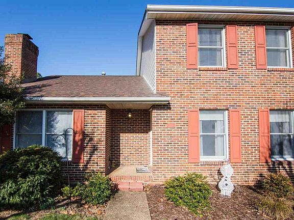 2nd image of 2221 Crystal Ln