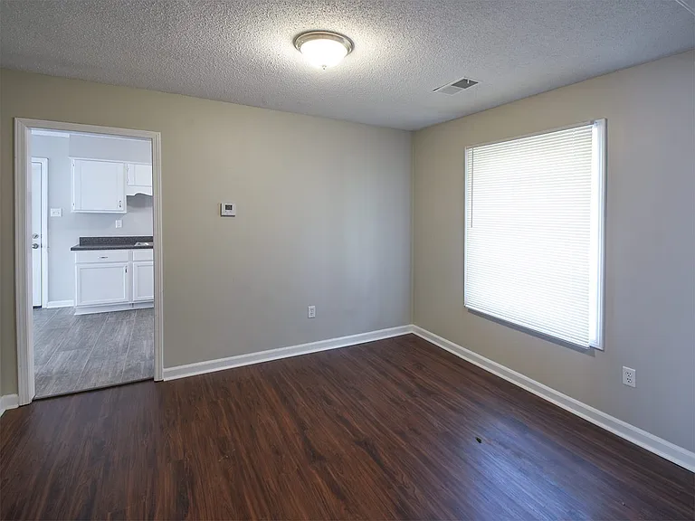 3046 Ridgeway Rd — Photo 8