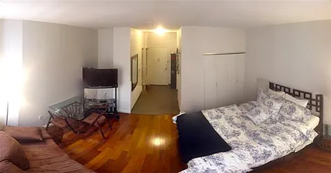 Rented by R New York