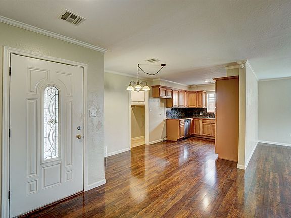 3rd image of 1429 NW Great Plains Blvd