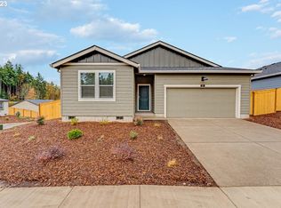 560 Wetleau Dr, Lowell, OR 97452