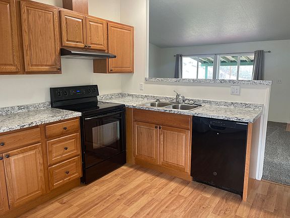5th image of 1481 Tozer Rd