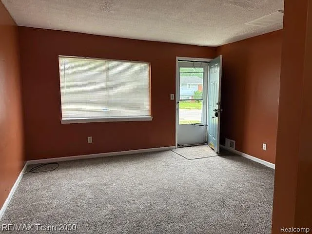 2 bed, 1.0 bath, 650 sqft, $1,000 — Photo 3