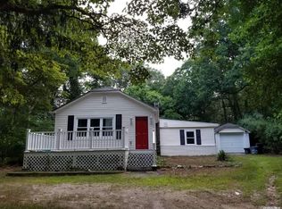 50 Giant Oak Rd, Ridge, NY 11961