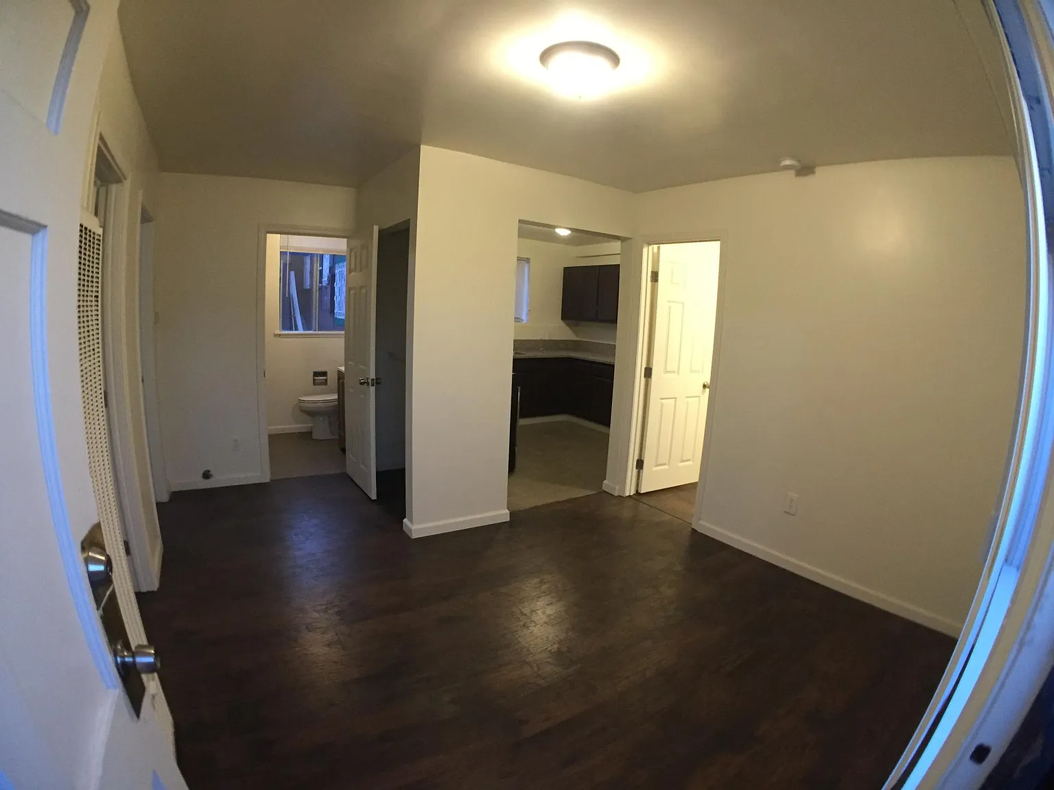 3 bed, 900 sqft, $2,999 — Photo 1