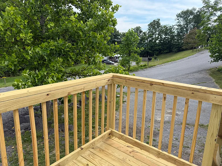 115 Linden Ln — Photo 12