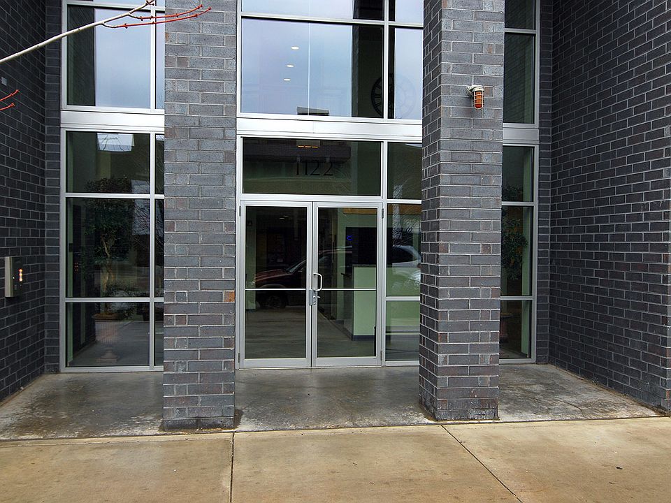 1st image of 1122 W Catalpa Ave APT 718
