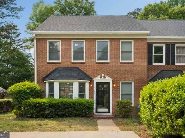 1390 Old Virginia Ct SE, Marietta, GA 30067