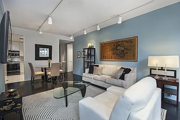 Rented by Manhattan Boutique Real Estate | media 28