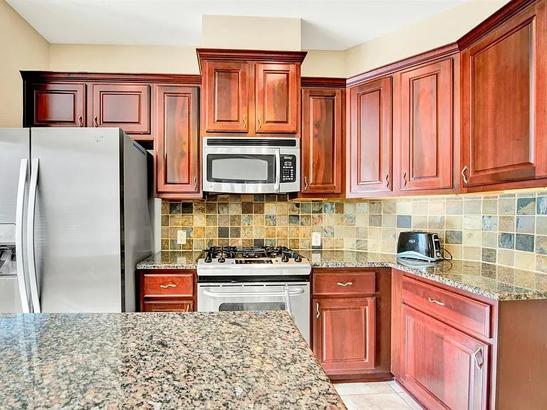 25431 Hall Meadow Ln — Photo 10