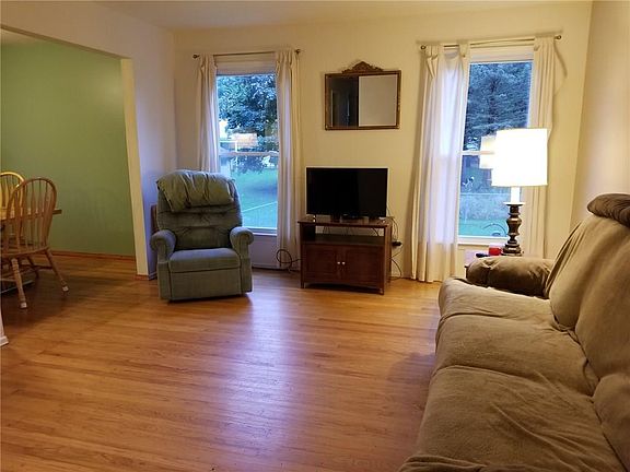3rd image of 6203 Deerfield Dr