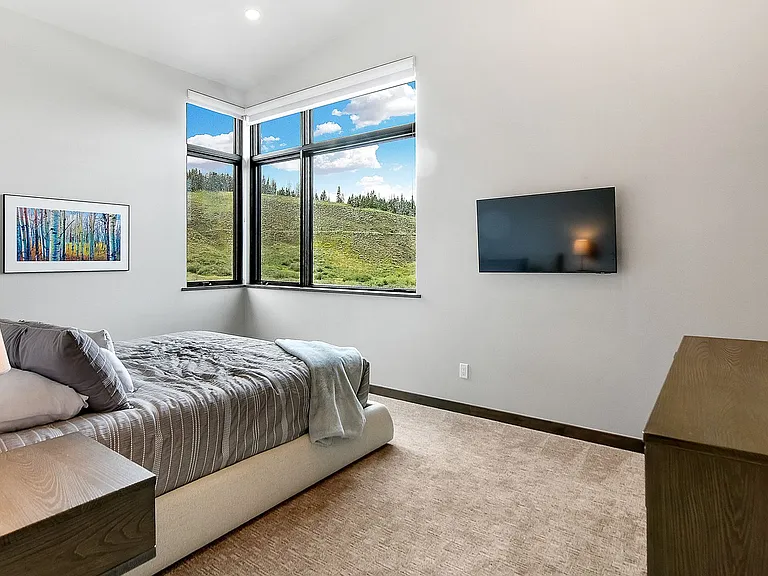 140 Monitor Dr — Photo 38
