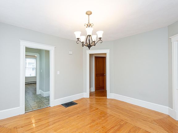 2nd image of 19 Graves Ave Floor 1