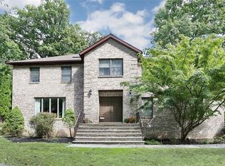 60 S Constitution Dr, Tappan, NY 10983